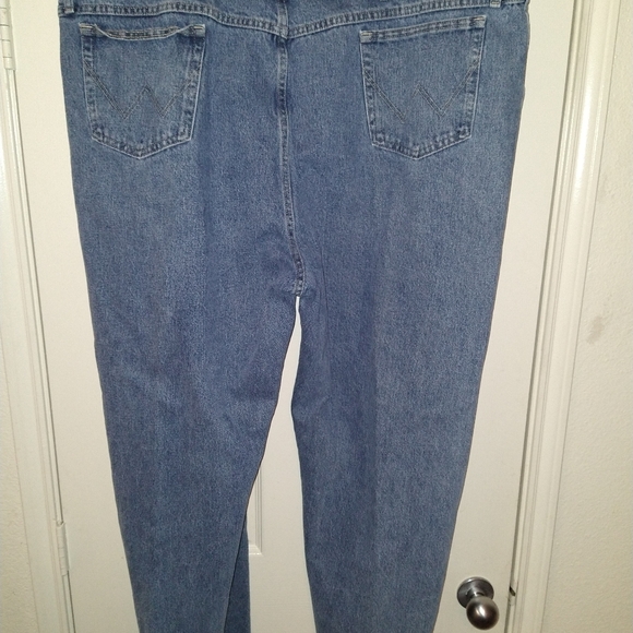Wrangler Rugged Wear Blue Medium Wash Denim Jeans Men's sz 50x32. - Picture 2 of 6